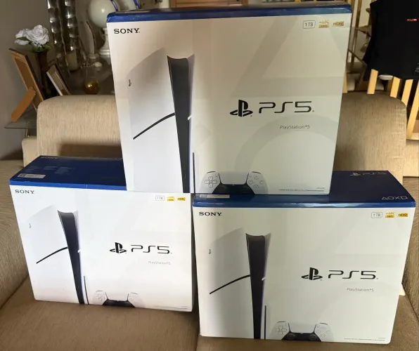 PlayStation Slim 1tb Com leitor lacrado 