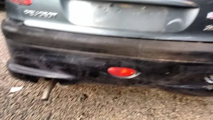Para-choque traseiro Peugeot 206