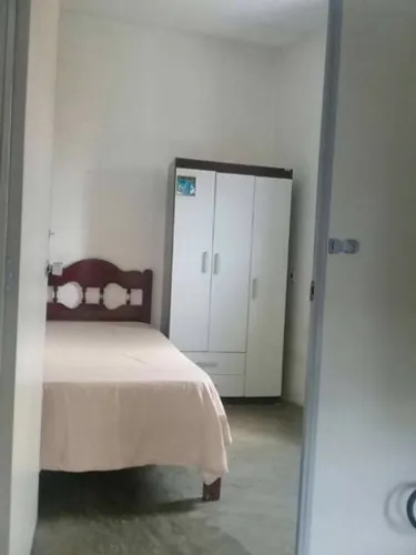 Alugo quarto individual com tudo incluso