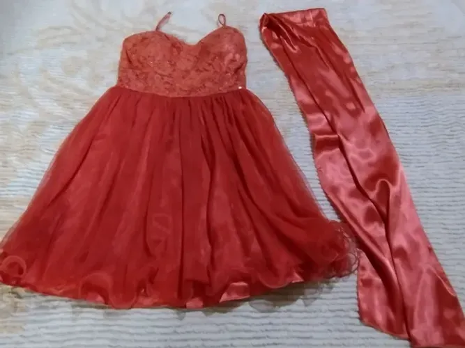 Vendo vestido de festa