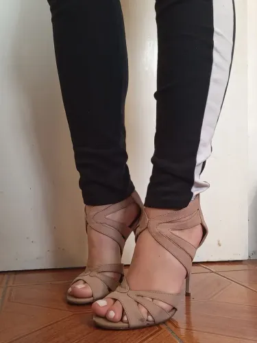 Sandália arezzo nude 38