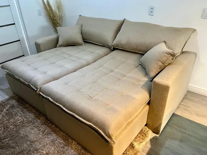 Sofa lindo vira cama muito confortável sem caixaria braços finos 