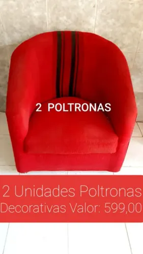 Poltronas Decorativas de veludo vermelhas.