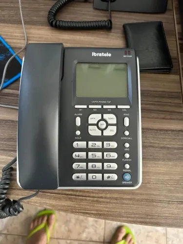 telefone de mesa com identificador de chamadas