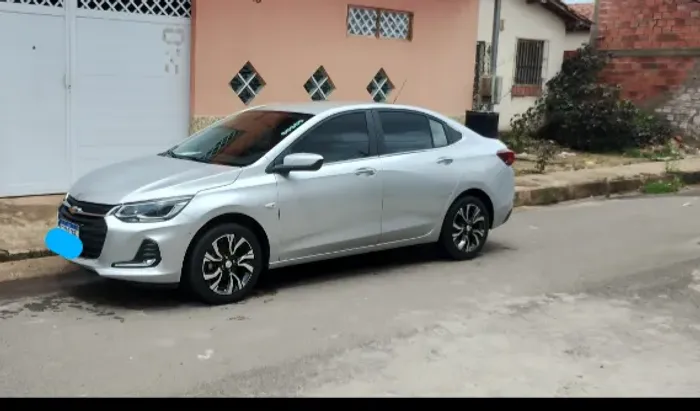 Chevrolet Onix plus Premier turbo com excelente estado de conservação