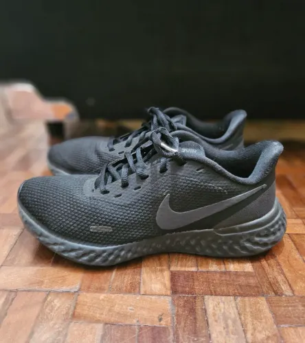 Tênis Nike Revolution 5 - Preto N°37