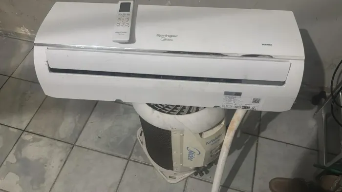 SPLIT 12MIL MIL BTUS INVERTER
