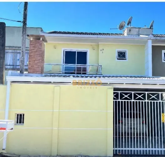Sobrado com 3 dormitórios, sendo 1 suíte à venda, 114 m² por R$ 750.000 - Capão da Imbuia 