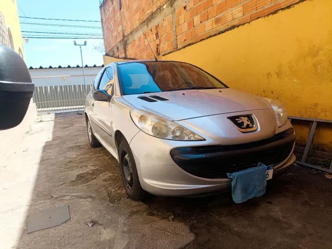 Peugeot 207 X-line 1.4 Flex 8V 3P 2011