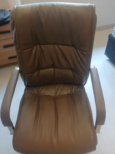 Cadeira de escritório estofada 