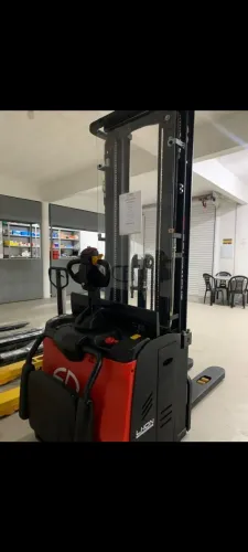 Empilhadeira Patolada ES16-RS - EP EQUIPMENT