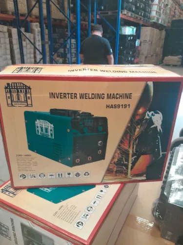  Vendo uma máquina de solda mig sem gás e eletroud nova barato nunca foi usada completa 