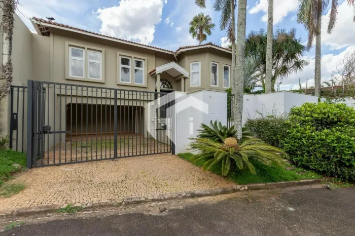 CASA À VENDA EM CONDOMÍNIO FECHADO NO GRAMADO EM CAMPINAS.