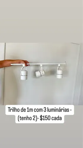 Trilho de 1m com 3 luminárias - R$150 cada