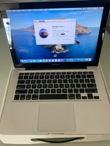 MacBook Pro 13" na caixa 