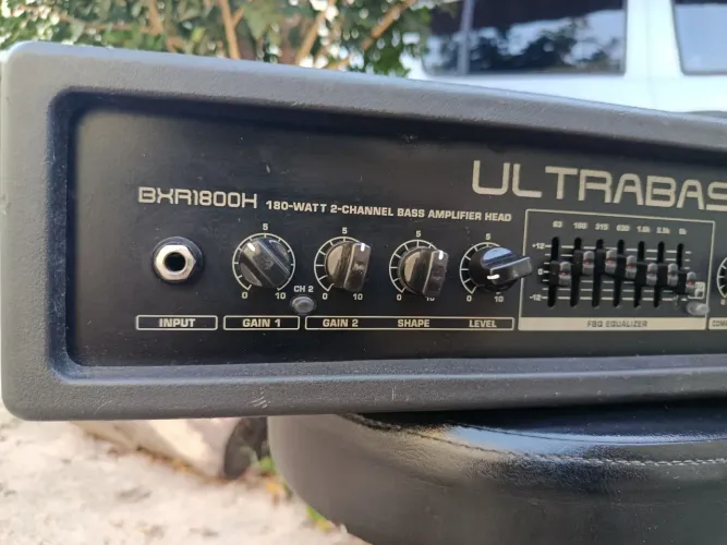 CABEÇOTE BEHRINGER ULTRA BASS 