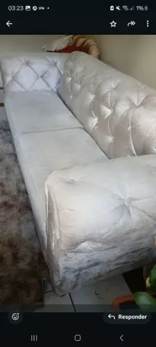 Sofá de Luxo em Veludo perolado champanhe. 