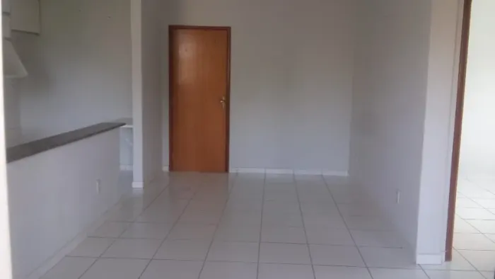 Apto 2/4 no Centro/ Maracanãzinho só R$ 250 mil 