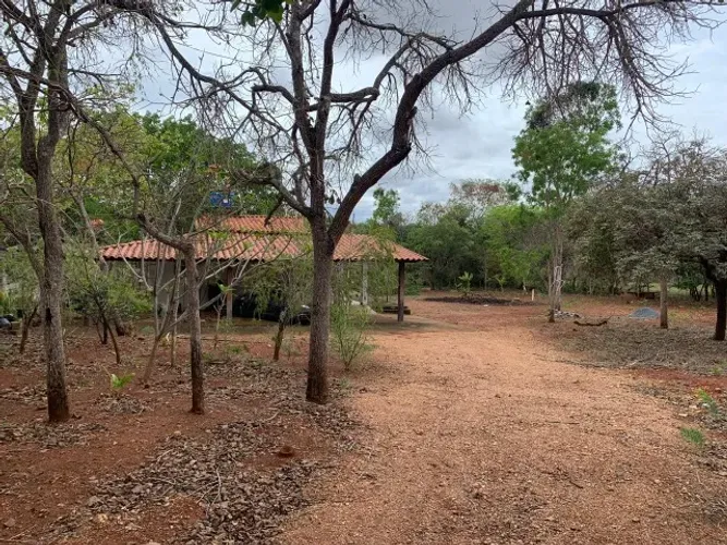 Sítio 20.000m², casa de 2 quartos, poço artesiano, pomar, a 30min da Serra do Cipó.