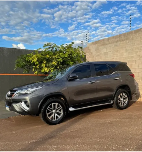 Toyota Hilux SW4 SRX 4X4 2.8 TDI 16V Dies. Aut. 2020