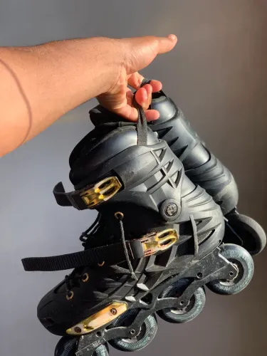 Patins profissionais em ótimo estado - prontos pra rodar! ? 
