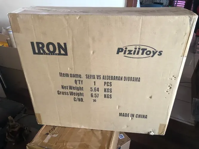 Diorama Seiya VS Aldebaran Cavaleiros do Zodíaco Piziitoys selado Edição Limitada.