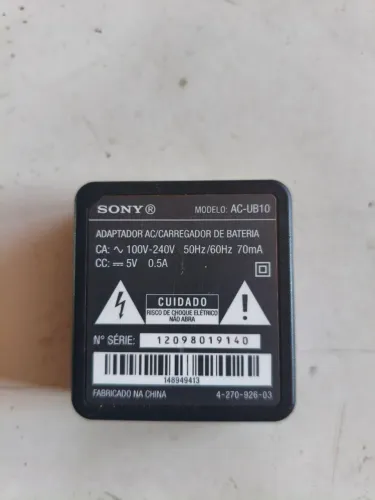 Adaptador AC/Carregador de Bateria Sony AC-UB10 
