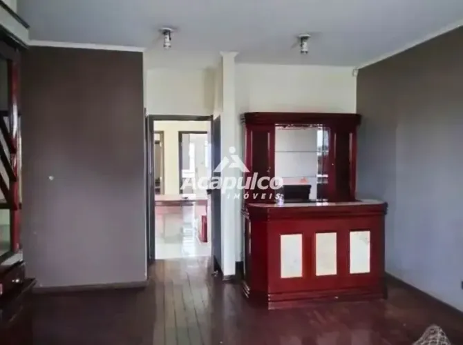 Casa para alugar com 03 quartos, sendo 01 suíte com hidro, edícula e 02 vagas no São Vito