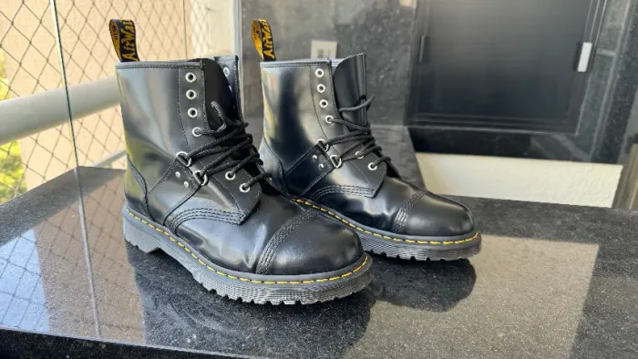 Dr. Martens 1460 Hardware Polished Smooth Leather Boots - tamanho 10 US Men / 43 EU
