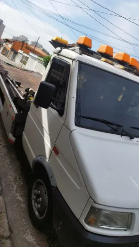 Iveco plataforma guincho