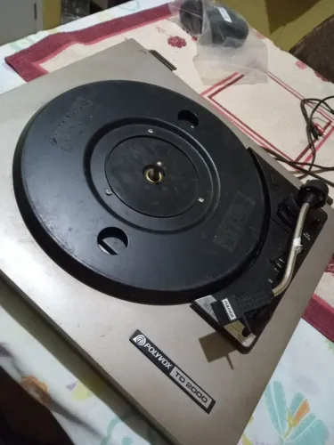Toca-discos Polyvox TD 2000 