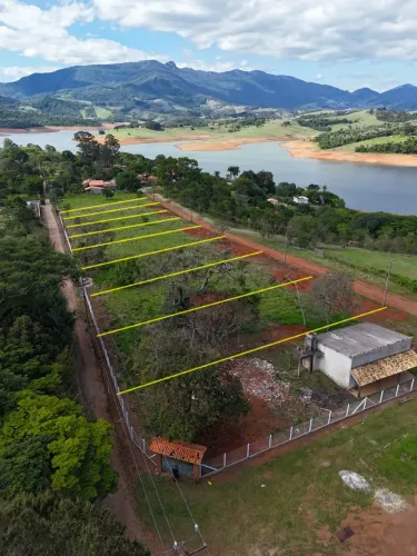 lote 1000 m2 com vista pra represa de Piracaia SP.  (associação)