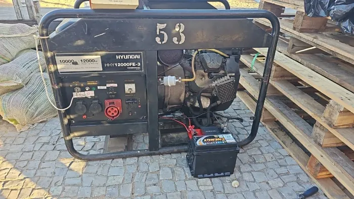 Gerador trifásico 12 KVA Hyundai