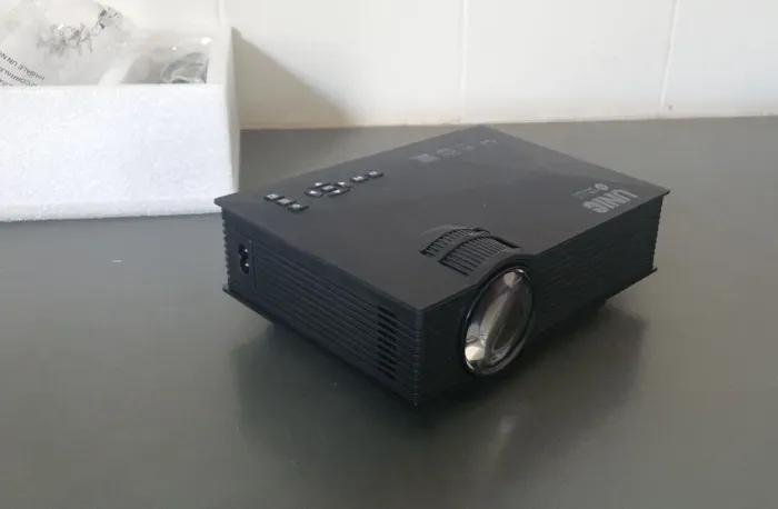 Projetor Multimídia UNIQ UC68