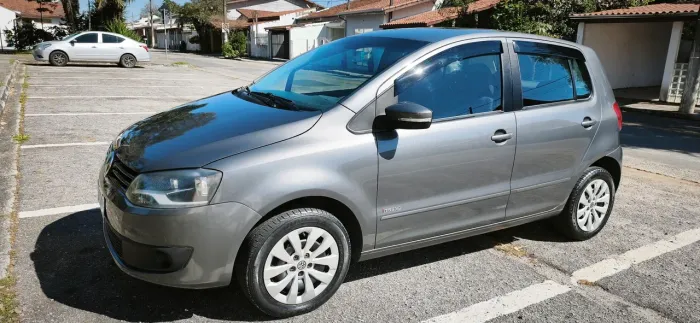 Volkswagen Fox 1.6 MI Total Flex 8V 5P 2014