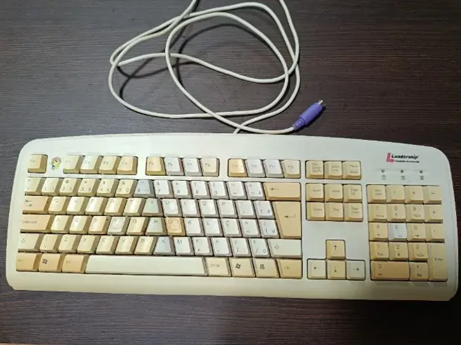 Teclado Antigo Leadership KBS-720 - PS/2 (Clássico dos Anos 2000)