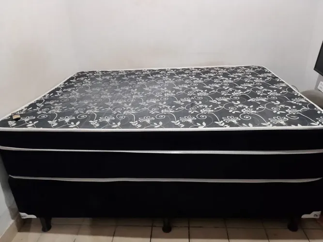 Cama Box casal, molas ensacadas 