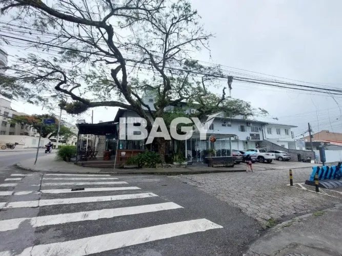 Oportunidade! Salas/Conjuntos em Córrego Grande - Florianópolis