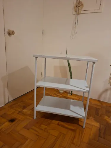 Mesa auxiliar em aço