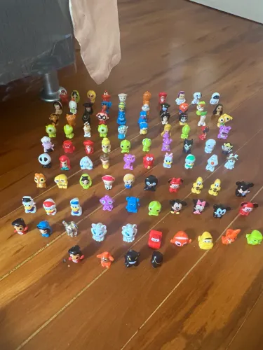 94 Disney Gogos Crazy Bones