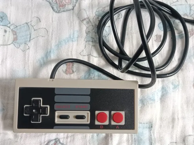 Controle Retrô estilo NES Nintendinho - Conector 7 Pinos