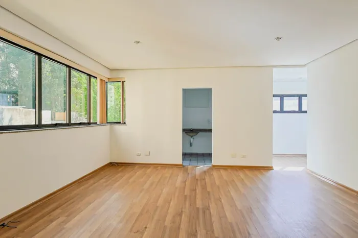 Prédio comercial na Avenida Doutor Guilherme Dumont Vilares, 2450 - Todo 2000 m²