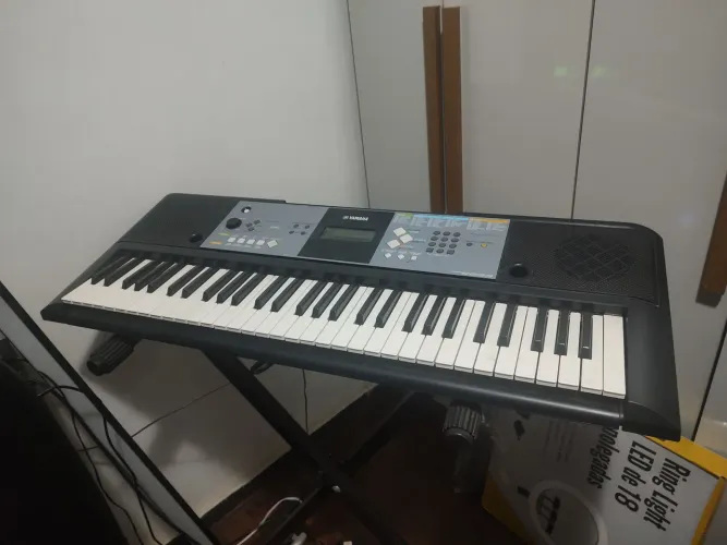 Teclado Yamaha E233 perfeito estado