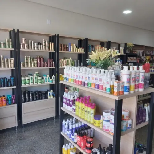 Vendo loja de cosméticos no centro de Luziânia com 90 m2. Imóvel alugado.