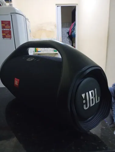 Caixa boombox2 tá top de verdade bateria 100%