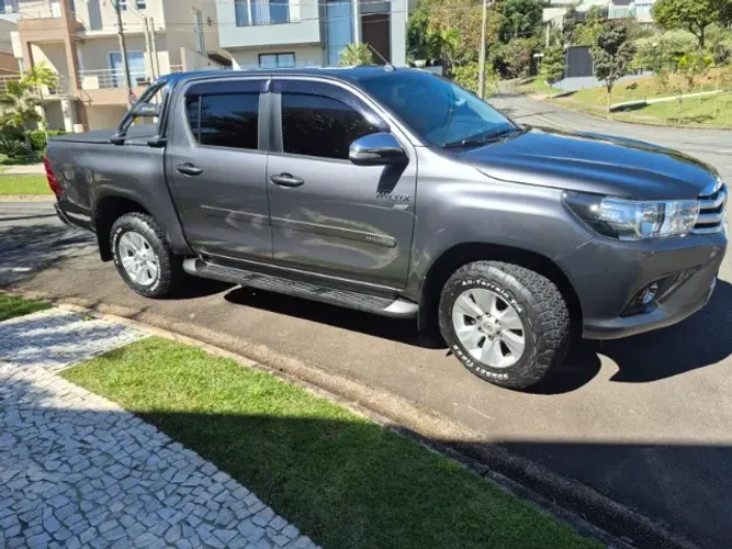 Toyota Hilux CD SRV 4X2 2.7 Flex 16V Aut. 2017
