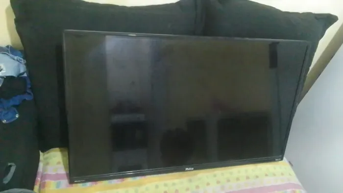 Vendo uma TV de 32 polegada , está sem o controle