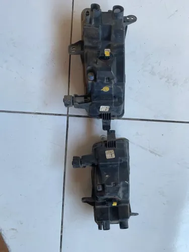 Vendo par de farol de neblina do polo 2019 diante original 