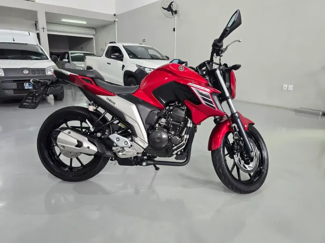 Yamaha FZ 250 2023 único dono