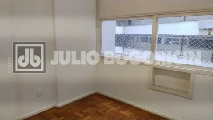 Apartamento : / Residencial / Centro